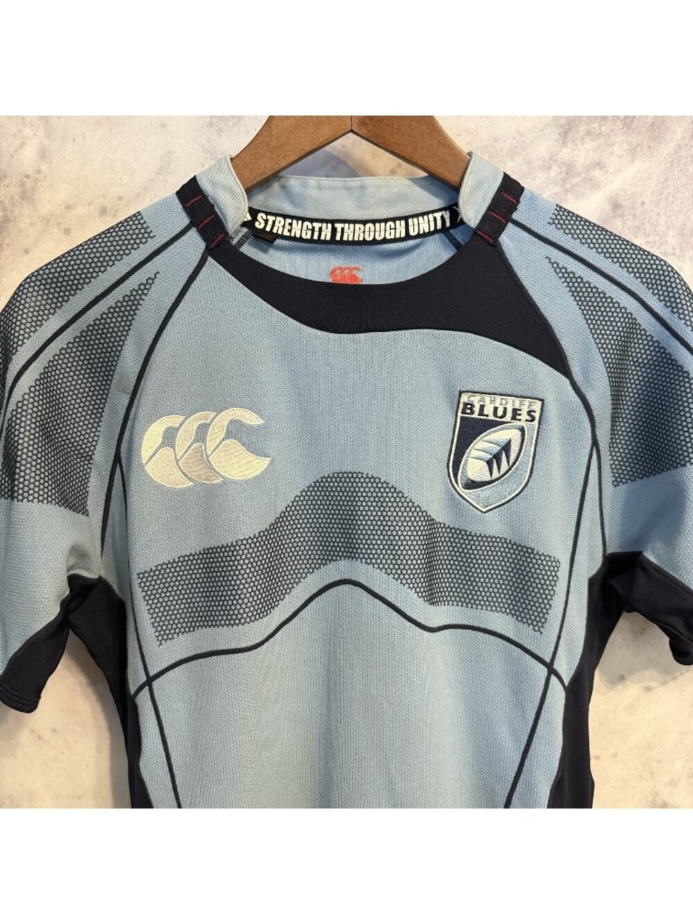 Canterbury New Zealand Cardiff Blues Rugby Jersey Size Large